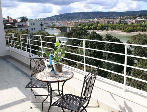 Terrace View towards Margaret Bridge (south)